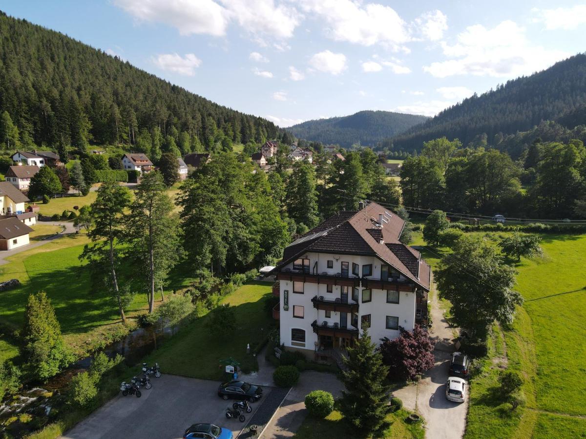 Hotel Enz Residenz Enzklösterle Esterno foto