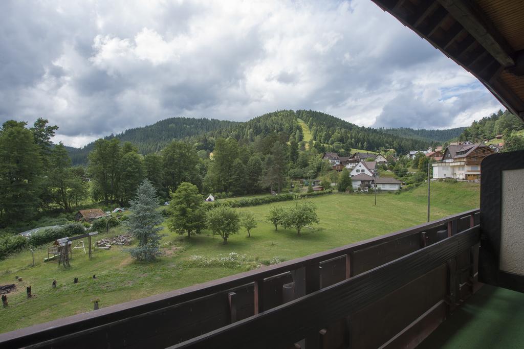 Hotel Enz Residenz Enzklösterle Esterno foto