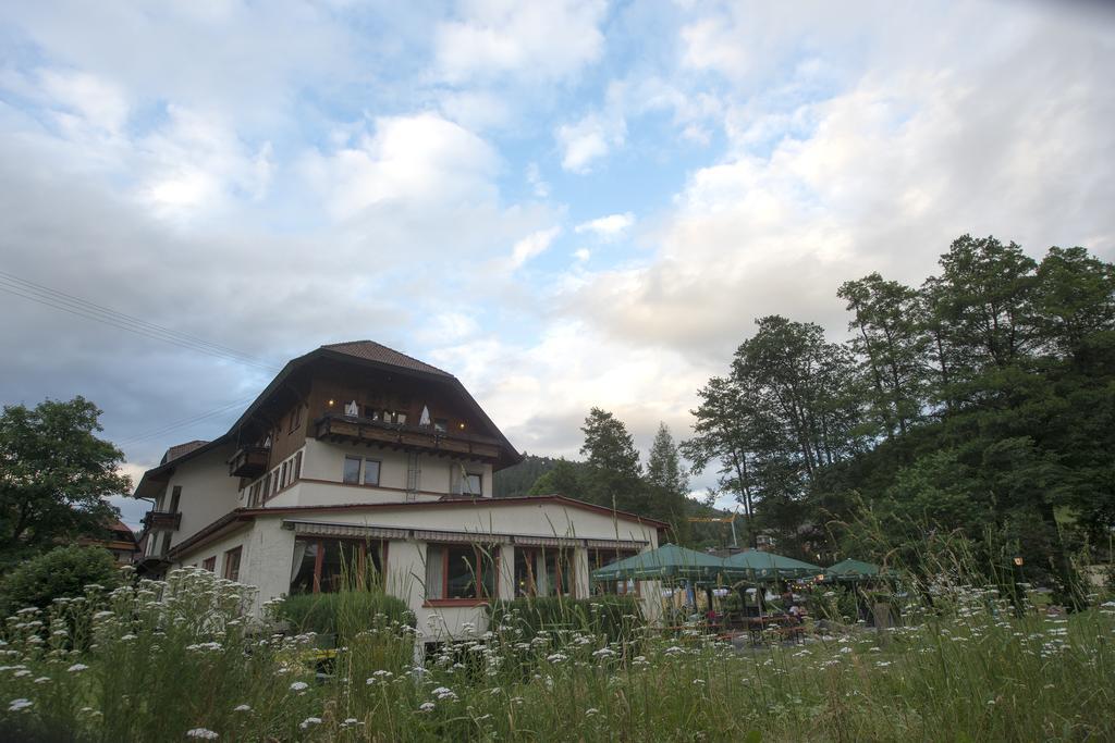 Hotel Enz Residenz Enzklösterle Esterno foto