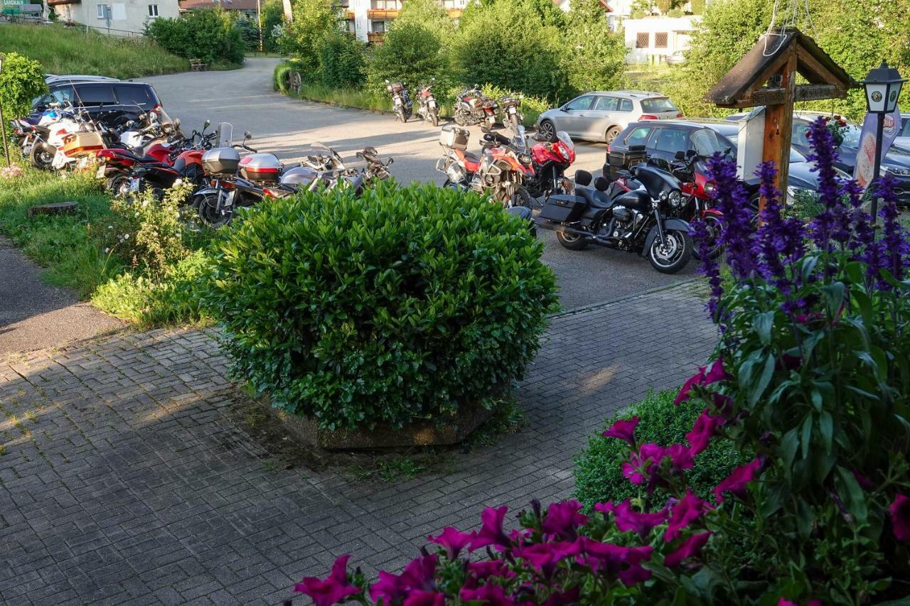 Hotel Enz Residenz Enzklösterle Esterno foto